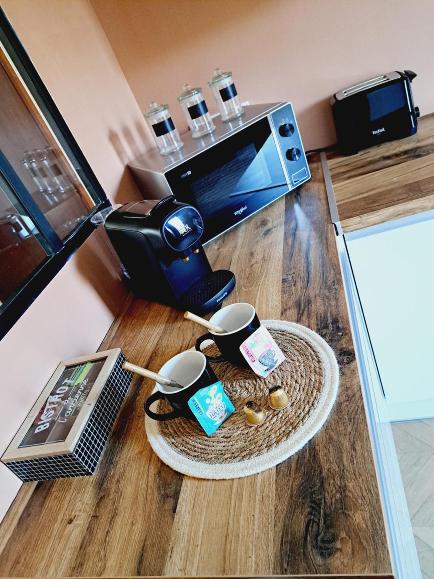 Spacieux Appartement Avec Balcon 나르본 외부 사진